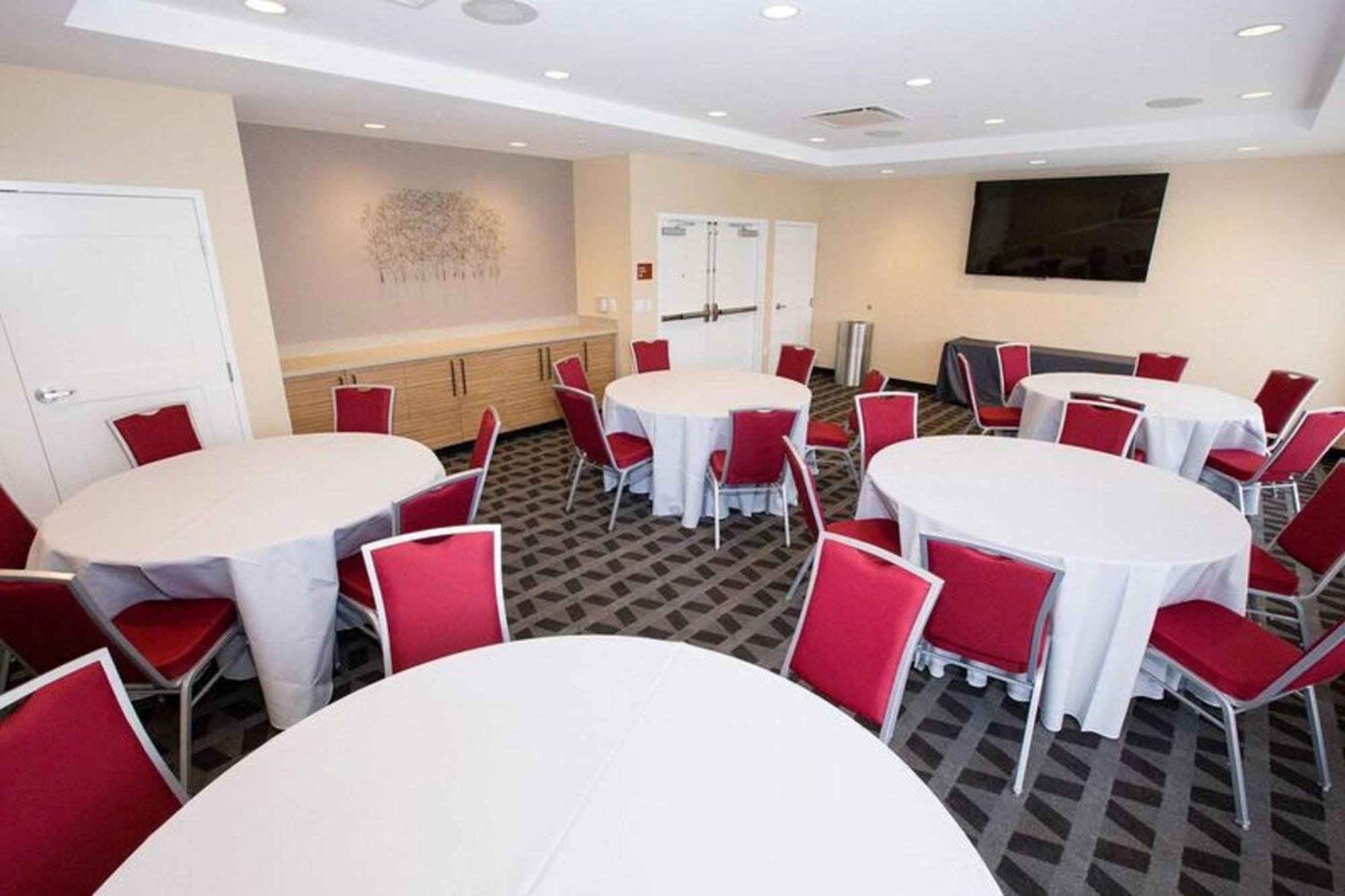 Towneplace Suites By Marriott Pittsburgh Harmarville Buitenkant foto